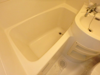 日々の疲れを癒すお風呂付です