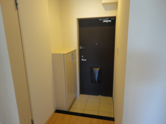 玄関(人感センサーライト)