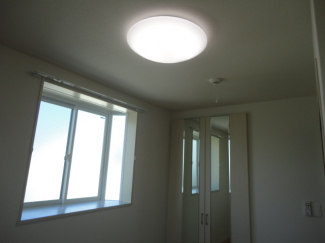 照明器具・出窓(洋室)