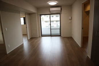 【居間・リビング】