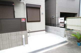 【エントランス】