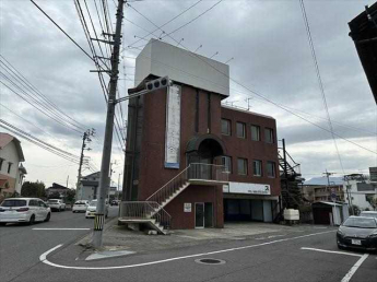 松山市平井町のビルの画像