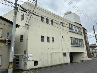 松山市平井町のビルの画像