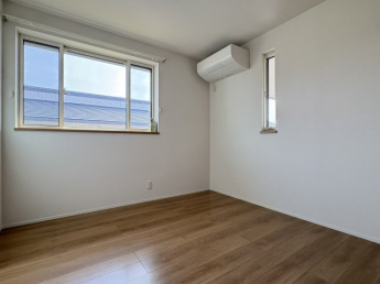 個人の部屋や寝室として使える洋室です