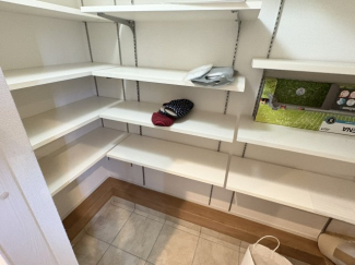 玄関にも大型の収納付き