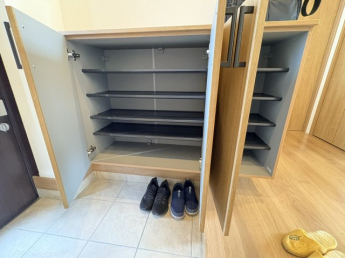 普通のシューズクローゼットもあります