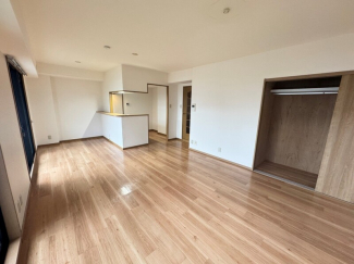 【居間・リビング】