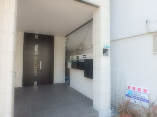 【エントランス】