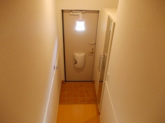 毎日通る玄関はこちらです