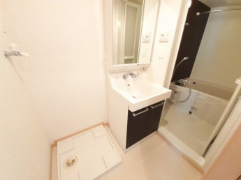 忙しい朝には欠かせない洗面所です