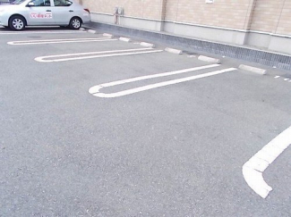 駐車場があるので、車を買う予定の方も安心です