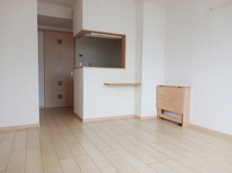 ゆったり過ごせる居間です