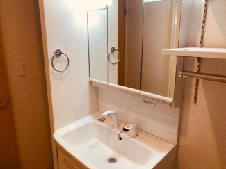 忙しい朝には欠かせない洗面所です