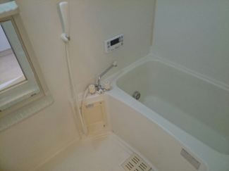 日々の疲れを癒すお風呂付です