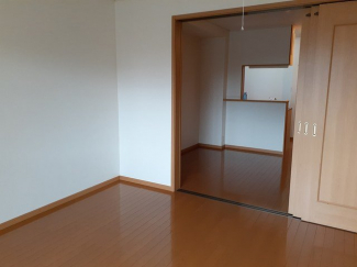 内装は落ち着いています