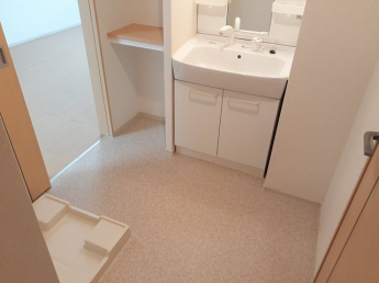 忙しい朝には欠かせない洗面所です