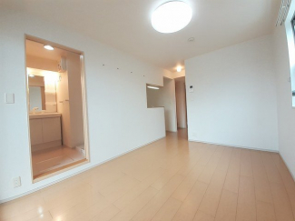 ゆったり過ごせる居間です