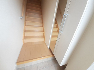 毎日通る玄関はこちらです