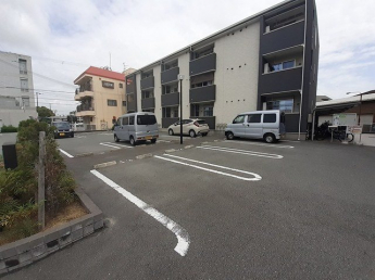 駐車場に車を止められます