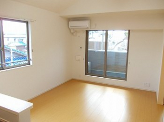 こちらのリビングで趣味の時間をお楽しみください