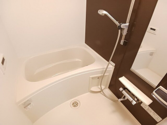 コンパクトで使いやすいお風呂です