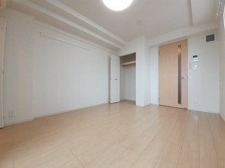 こちらの居間で趣味の時間をお楽しみください