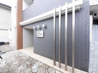 落ち着いたエントランスです