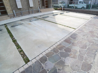 車をお持ちの方に嬉しい駐車場付きの物件です