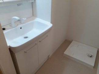 明るい洗面所です