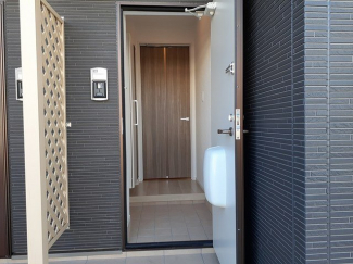 シンプルで使いやすい玄関です