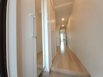 毎日通る玄関はこちらです