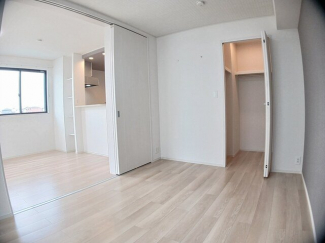 内装は落ち着いています