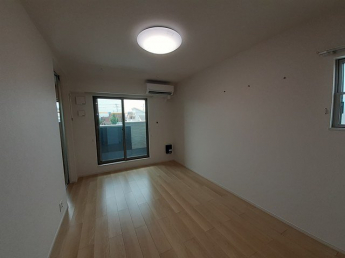 こちらのリビングで趣味の時間をお楽しみください