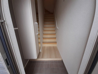 毎日通る玄関はこちらです