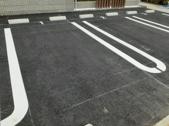 駐車場に車を止められます