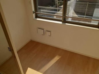 外からの目が気にならないバルコニーで洗濯物が干せます