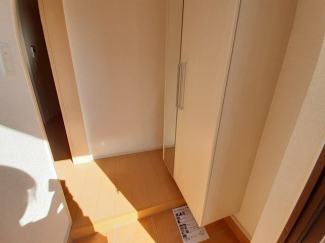 シンプルで使いやすい玄関です