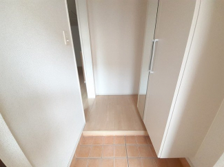 シンプルで使いやすい玄関です