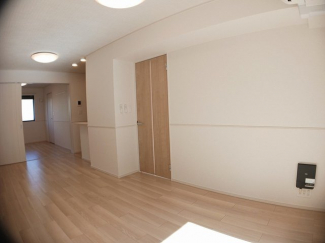 ゆったり過ごせる居間です