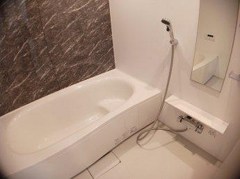 落ち着いた空間のお風呂です