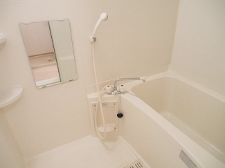 落ち着いた空間のお風呂です