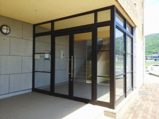 清潔なエントランスです