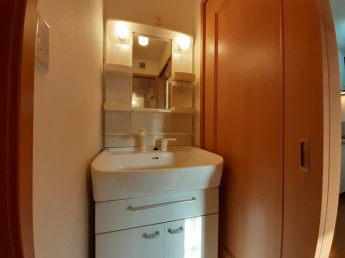 スペースが確保できる洗面所です