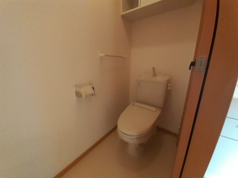 ゆったりとした空間のトイレです