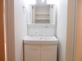 忙しい朝には欠かせない洗面所です