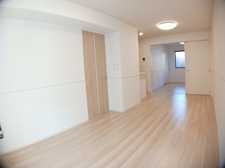 ゆったり過ごせる居間です