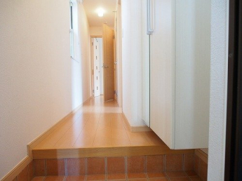 落ち着いた玄関です