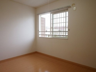 明るい色調の室内です