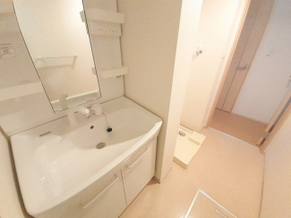 コンパクトで使いやすい洗面所