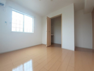 内装は落ち着いています